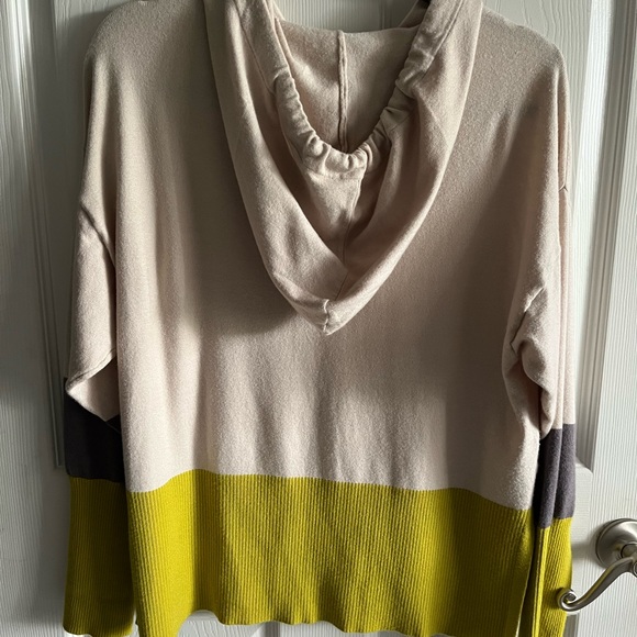 Super soft pullover hooded top. M - Picture 2 of 4